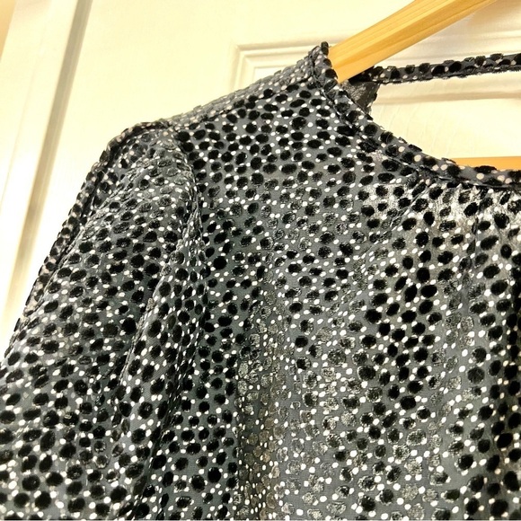 EXPRESS Speckled puffed long sleeves pleasant blouse black white polka dots L - Picture 3 of 11